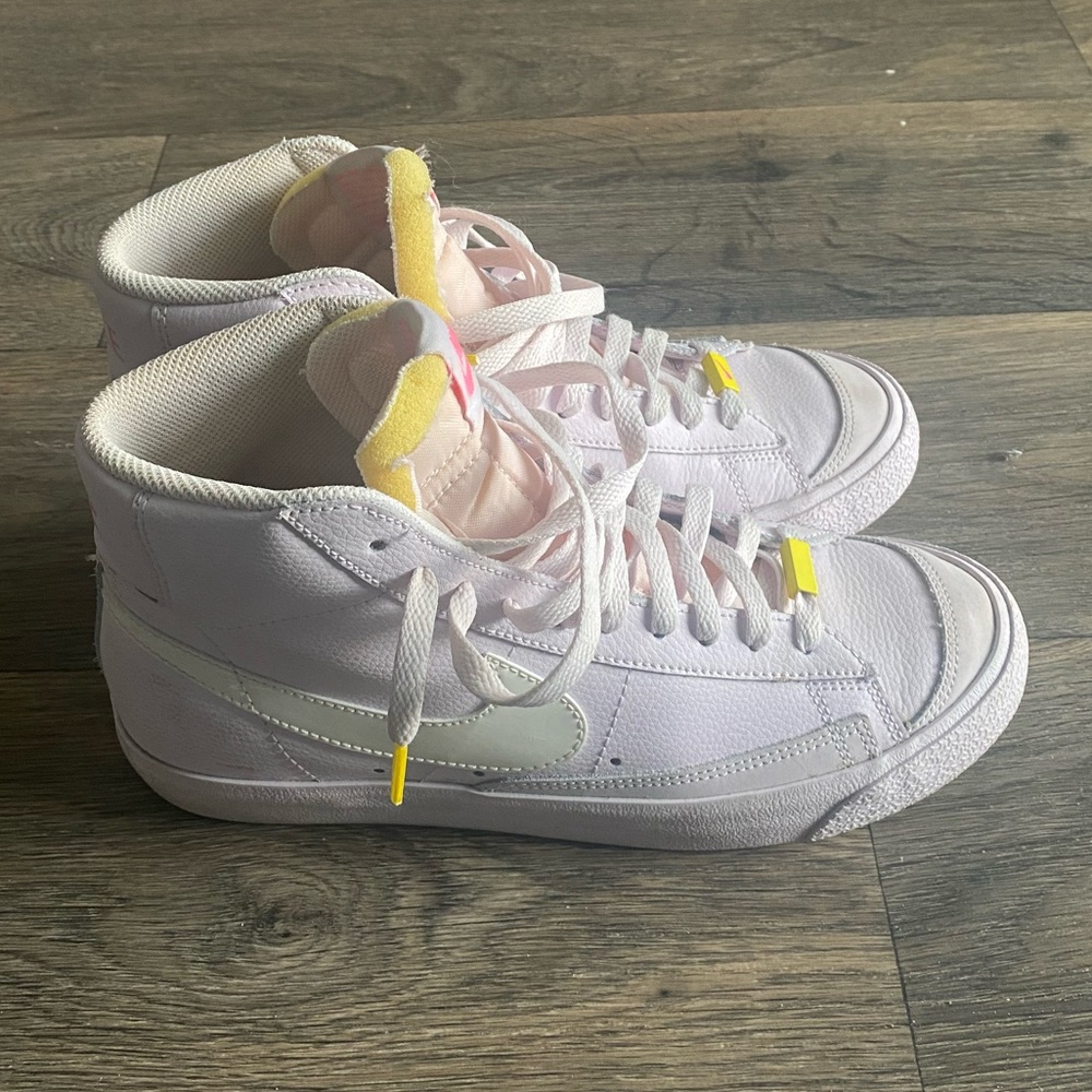 light purple nike blazers
